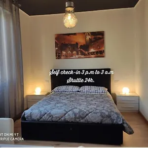 Guest house Casa Leonardo Airport